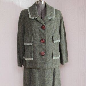 Early 60's tweed suit with matching hat - size small/medium